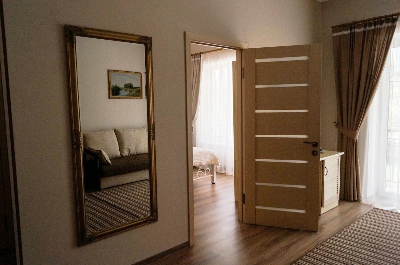 Tamerlan Khmelʼnytsʼkyy Extérieur photo